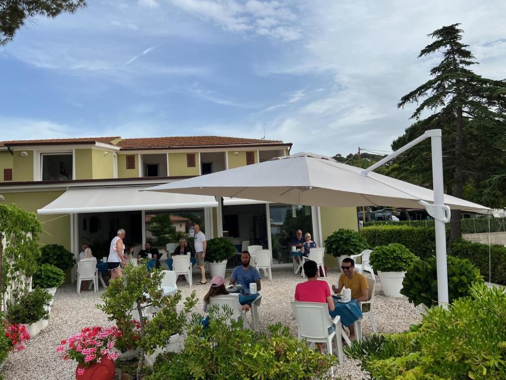 Hotel Barbarossa Porto Azzurro Exterior photo
